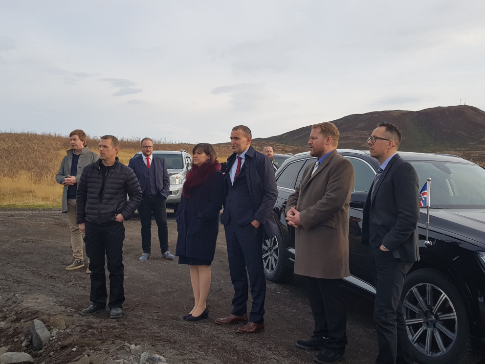 Forseti vor skoðar tilvonandi sjóböð